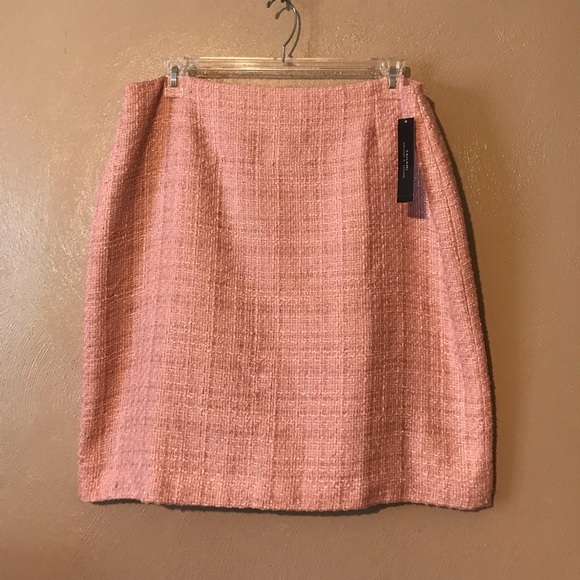 Tahari Dresses & Skirts - Tahari pink skirt size 18 polyester & lined